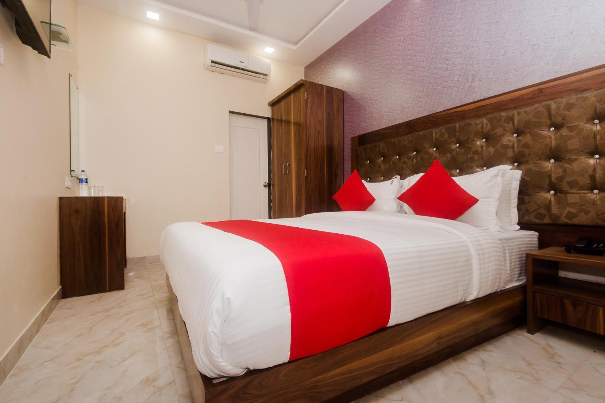 Hotel O Greenforest Near Airport Road Metro Station Bombaim Exterior foto