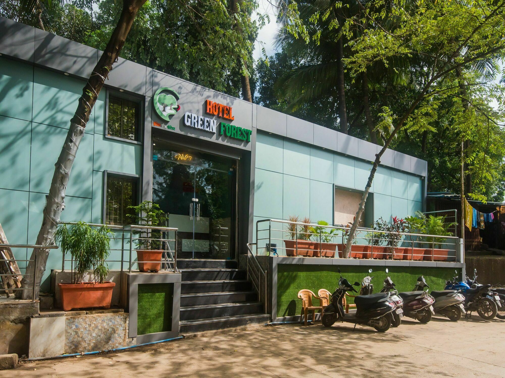 Hotel O Greenforest Near Airport Road Metro Station Bombaim Exterior foto